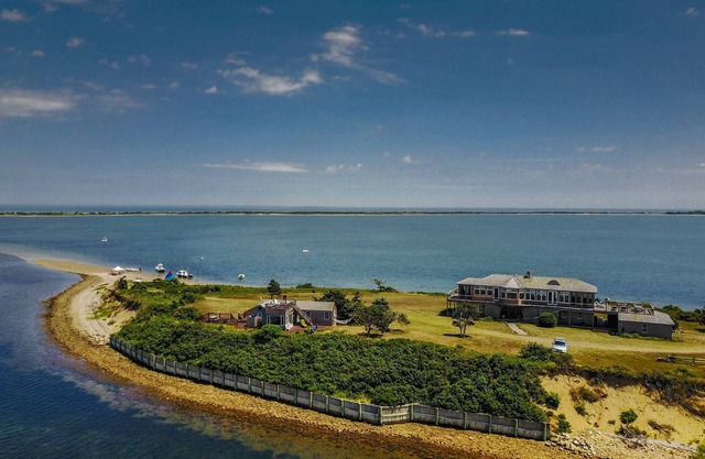 Outermost House - Please go to https:/www.vrbo.com/4098933
