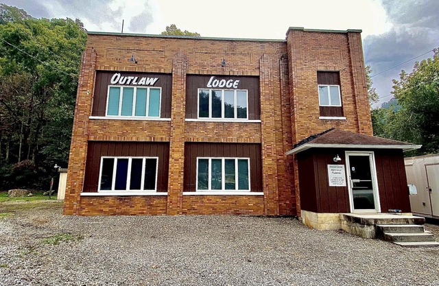 Outlaw Lodge (McCoy Floor 2nd)ATV,SXS, MX Offroad lodging