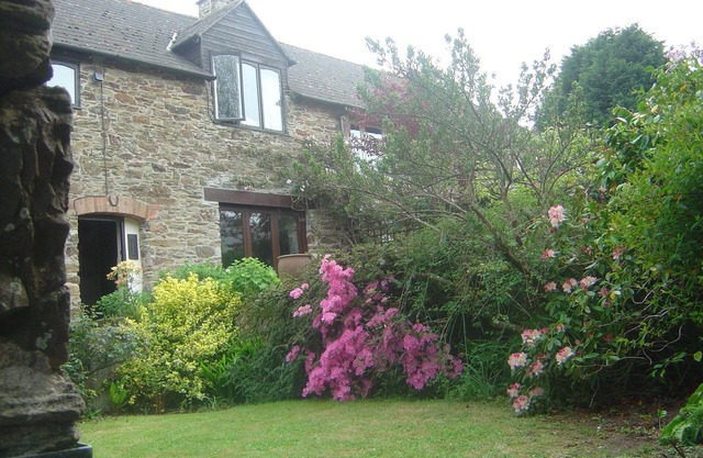 Outstanding barn conversion close to sea