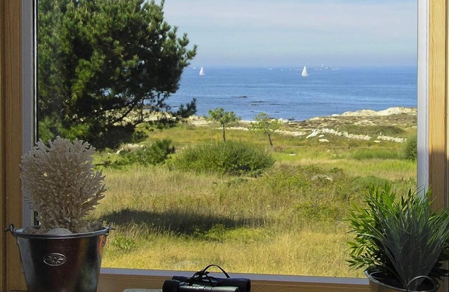Overlooking the Atlantic, nature, beaches, peace and good food