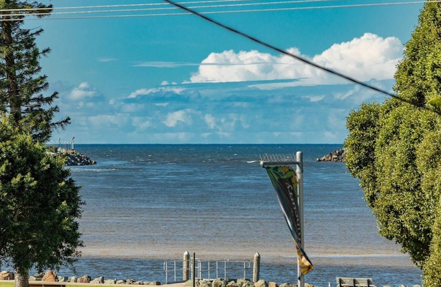 Oxley 5 on the Tuncurry foreshore.