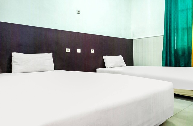 OYO 91936 Hotel Lima Dara