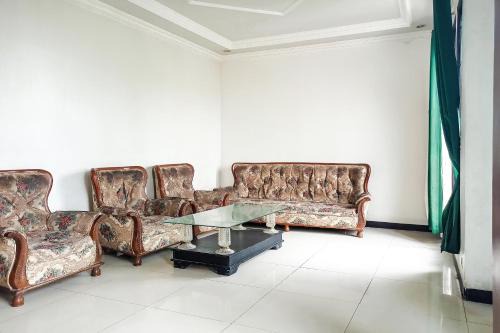 OYO 91936 Hotel Lima Dara