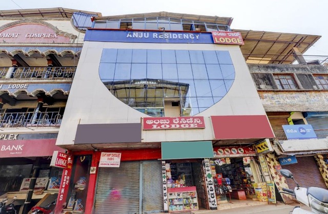 OYO Flagship Anju Residency