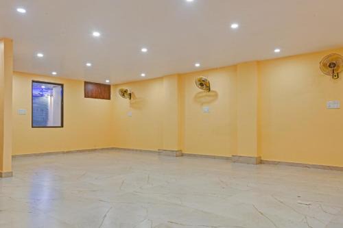 OYO Townhouse 1123 Kalyanpur Metro
