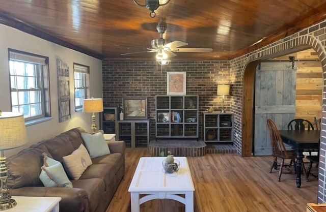 Ozark Valley Retreat & Glamp