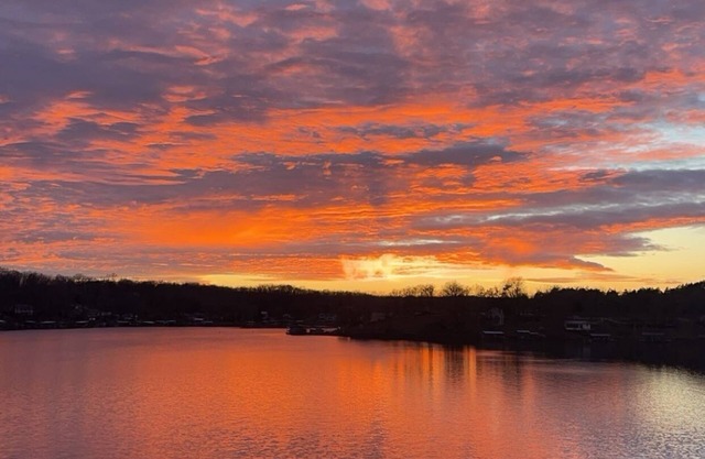 Ozarks Lake House, Private Dock w/Boat and Jetski lifts!