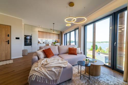 P R A T U M 17 Apartament z widokiem na jezioro