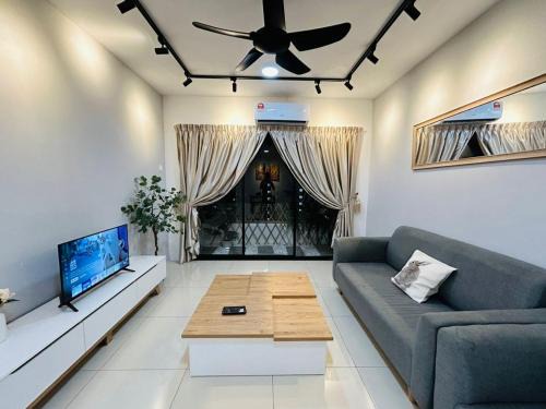 P4 Muji Style/Waterpark/7-9Pax Ipoh