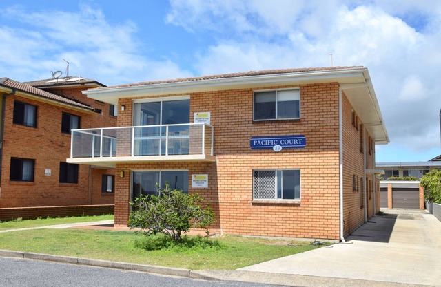 Pacific Court 2 - walk to the beach
