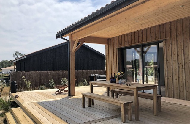 Padahouse - seafront wood house