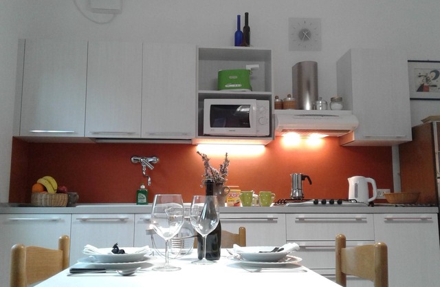Padua Bright apartment, Free Wifi, Free Parking, 5 min from the streetcar