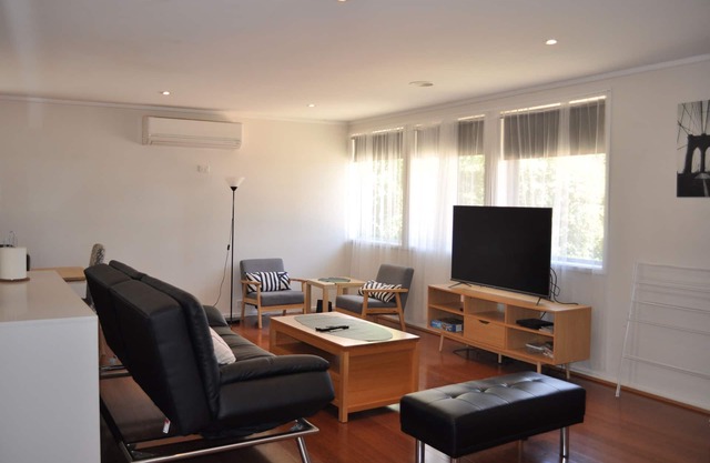 Page 3BR House (Free WiFi,Free Parking)