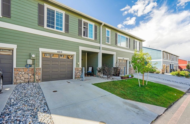 Painted Sky Too|8 min Airport|15 min hospital