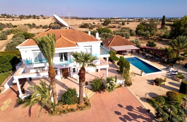 Palmera Mansion