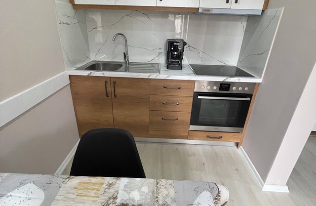 PamiHouse apartment in the beautiful district of Fier, WIFI and free parking