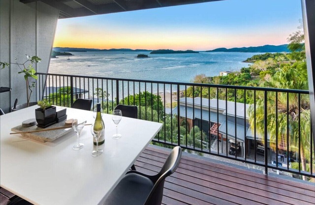 Panorama 4 & Buggy - Hamilton island
