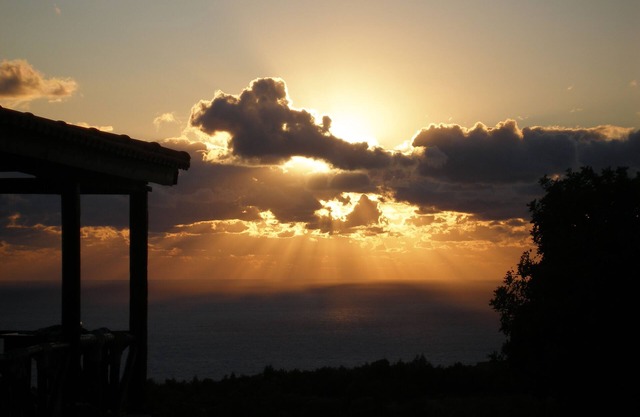 Panoramic sea view & sunset, Infinity pool. Close to the famous Porto Limnionas!