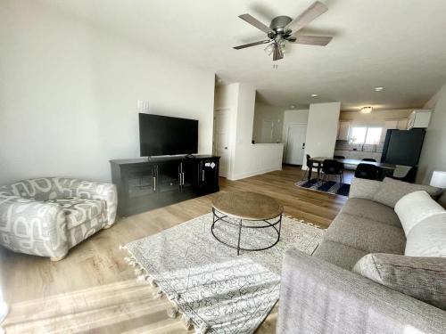 Papillion The White Pine Modern Spacious with Garage