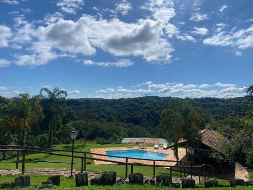 Paraíso rural em Sousas com piscina e quadra