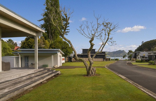 Paradise in Flaxmill Bay - Flaxmill Bay Home