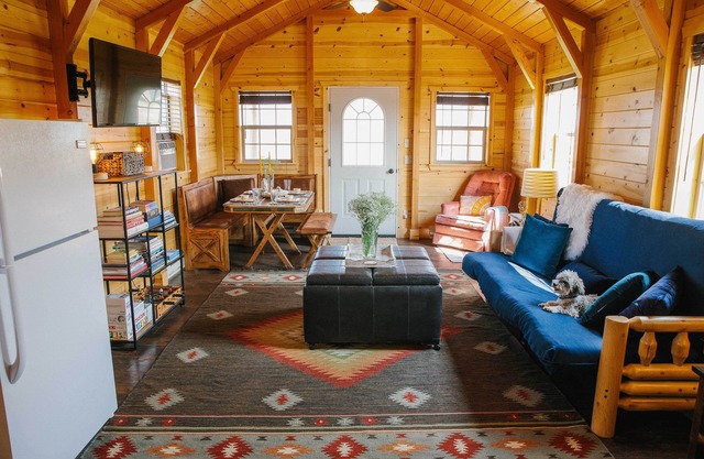 Paradise Valley Cabin by Chico & Yellowstone Park!