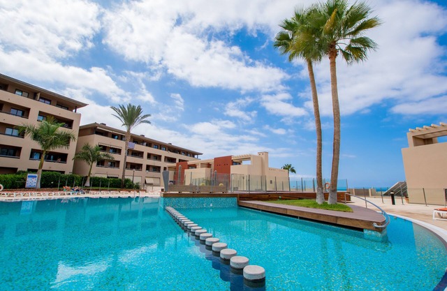 Paraiso Pool and Sea View