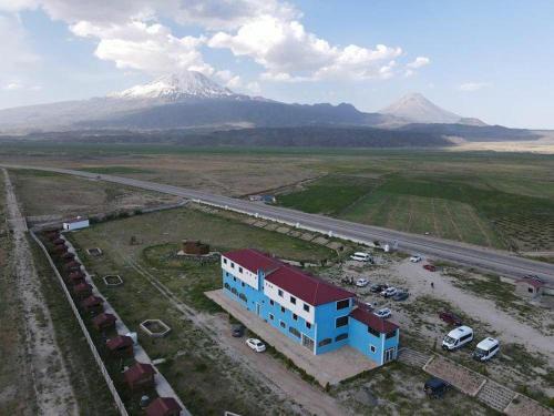 Parasut Village Hotel