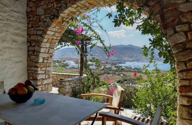 Parian Beach House with Pool Access, walk to the Beach