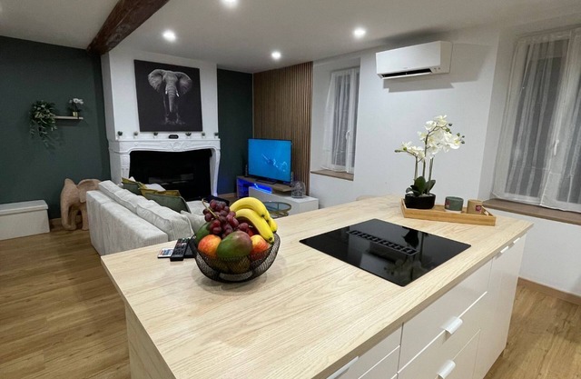 Parifou Air-conditioned cosy house with play area for families
