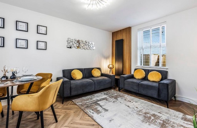 Parkside 2 bedroom house near Dunfermline & Edinburgh