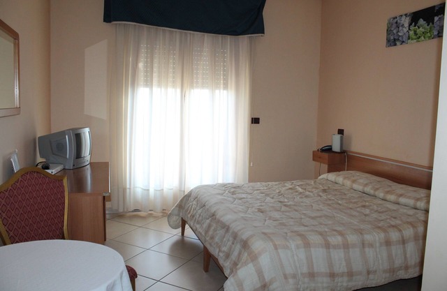 PARTENIO ROOM - ROYAL HOTEL