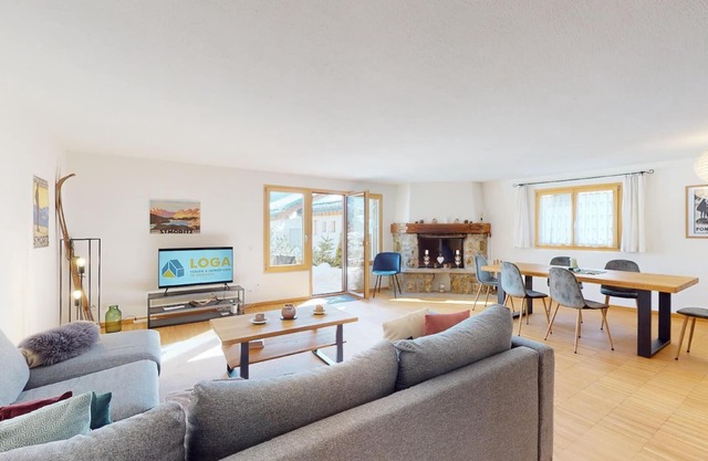 Partially renovated, bright 3 1/2 room apartment on the ground floor with a sunn