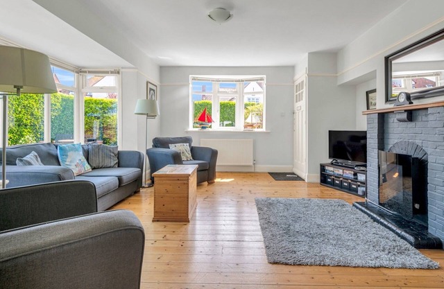 Pass the Keys | Little Haven, A stunning Bungalow in Minnis Bay