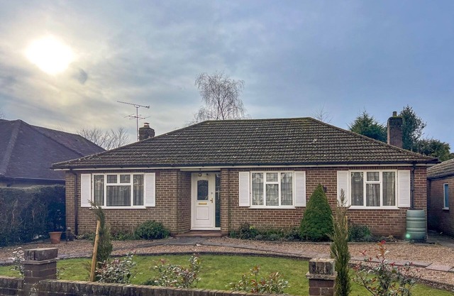 Pass the Keys | Beaconsfield Peaceful Bungalow