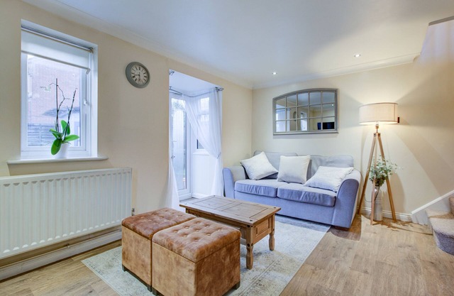 Pass the Keys | Beautiful Cosy Home