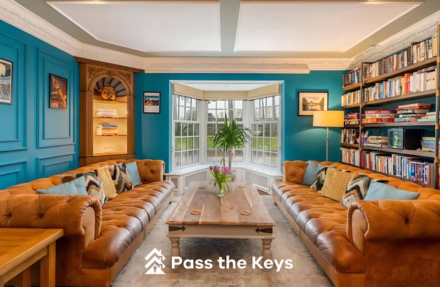 Pass the Keys | Family Friendly Country House with Indoor Pool