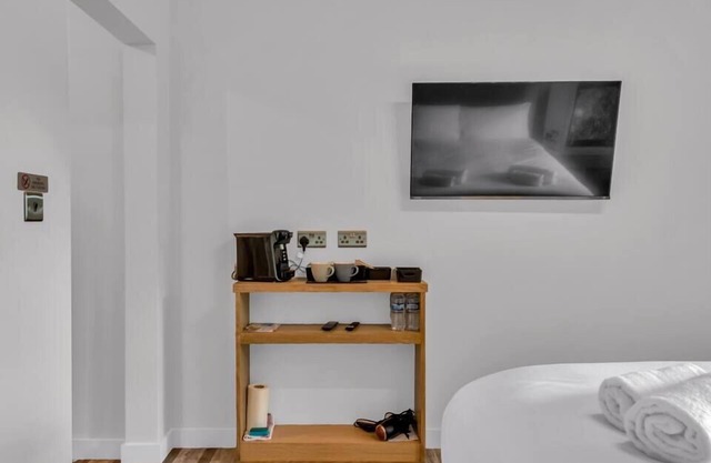 Pass the Keys | Larkey View a Tranquil Space for Two