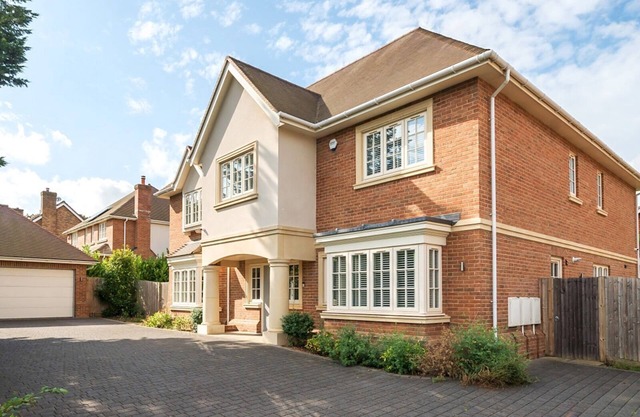 Pass The Keys Stunning 5 Bedroom Spacious Home