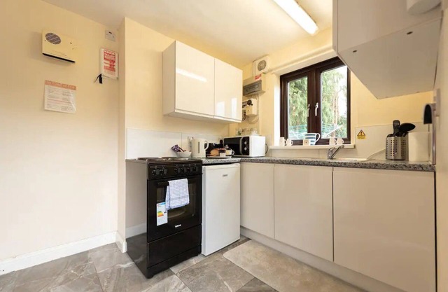 Pass the Keys | The White House Holiday Cottage