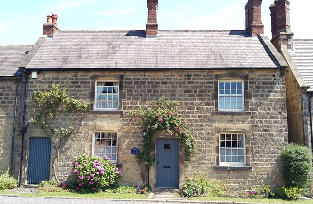 Pathways Holiday Cottage a delightful 18th century stone cottage in Derbyshire.