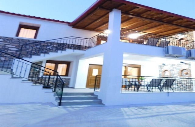 Patriko-House 2, traditional stonehouse