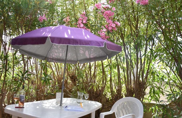 Pavillon 3 pièces avec piscine, terrasse et parking privé - Proche plage et commerces - FR-1-229-812