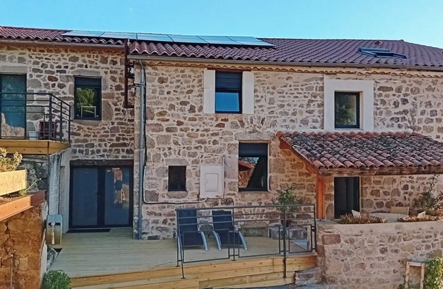 Peaceful stay in charming cottage with spa in the countryside