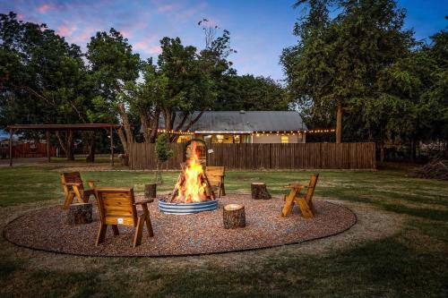 Peace, Space and Starry Nights Ranch Home in Azle