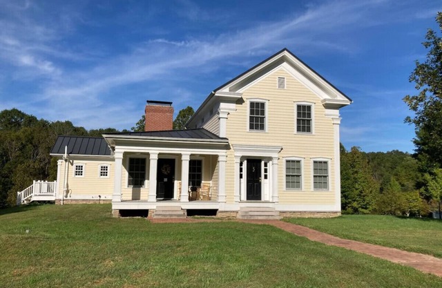 Peaceful and Beautiful Farm Stay Retreat Near Rocky Fork Lake