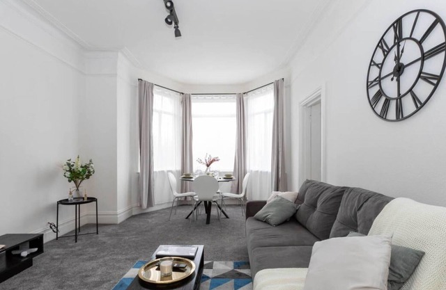 Peaceful and Light 1 Bedroom Flat in Kilburn