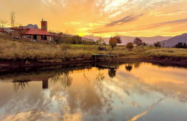 Peaceful and Private country cottage with expansive berg views