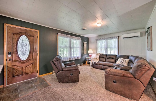 Peaceful Belleville Retreat with Farm Views!