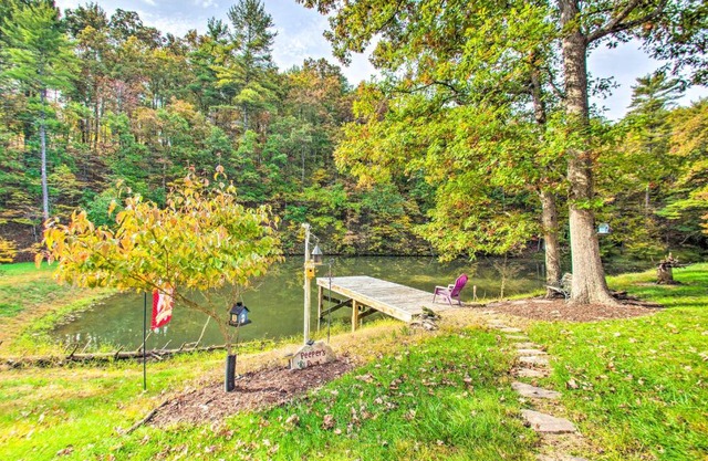 Peaceful Broadway Cottage on the Pond!